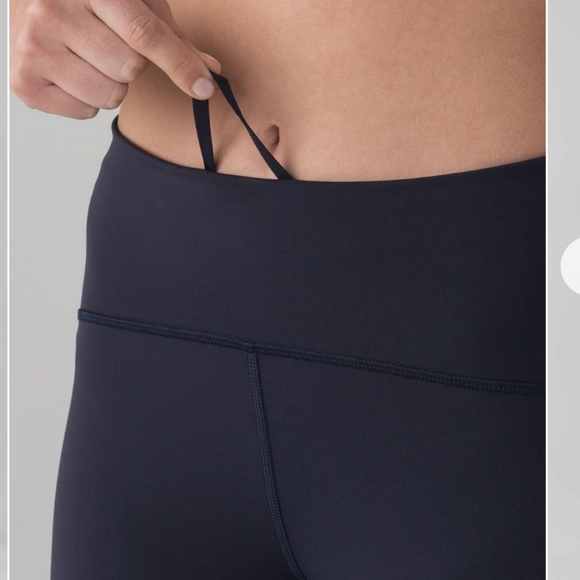 Lululemon Train Times Crop 17" Size 2 Navy - Picture 5 of 13